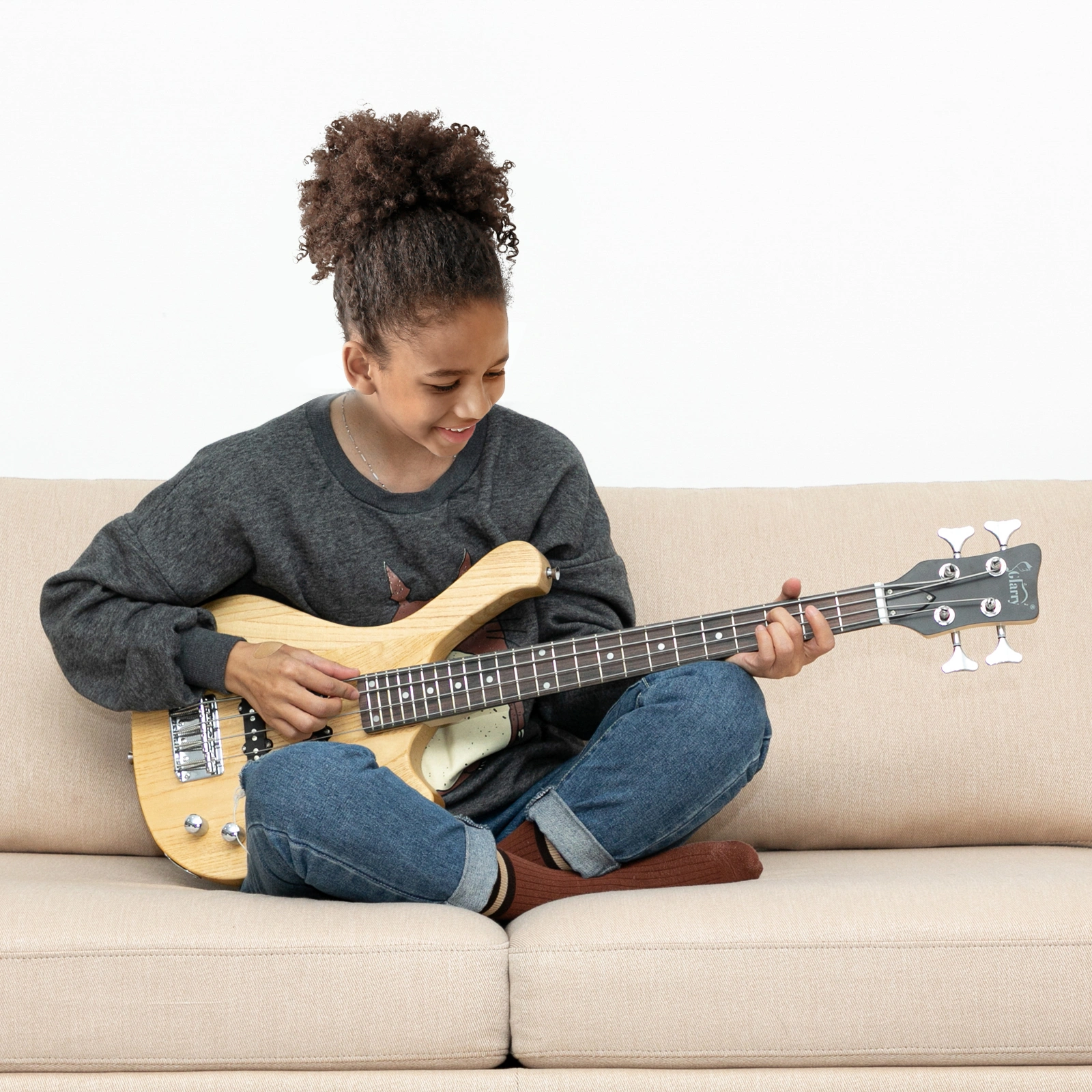 GW101 36in Small Scale Electric Bass Guitar Suit With Mahogany Body SS Pickups, Guitar Bag, Strap, Cable Burlywood view 7