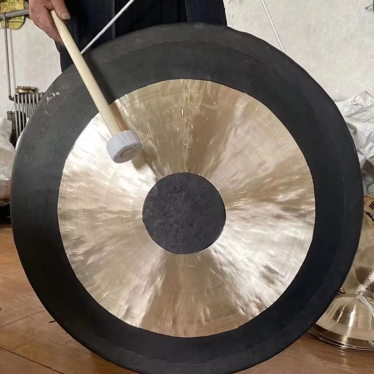 50cm Yellow-Black Copper-Steel Alloy Gong, Traditional Chinese Percussion Instrument for Festival, Meditation, Yoga & Music Events view 5