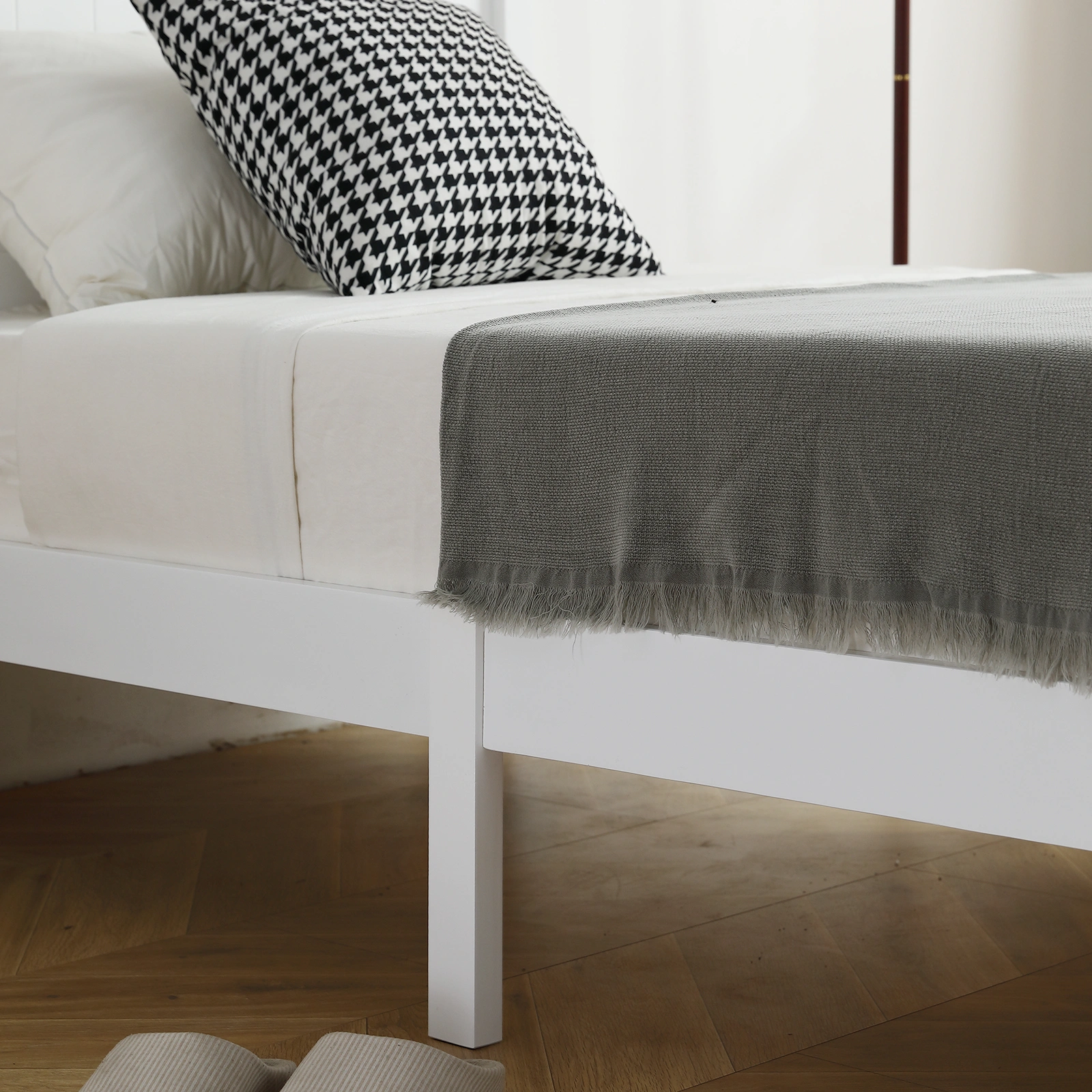 FCH Twin Pine Single-Layer Core Vertical Stripe Full-Board Curved Bed Head With The Same Bed Foot White Wooden Bed view 30